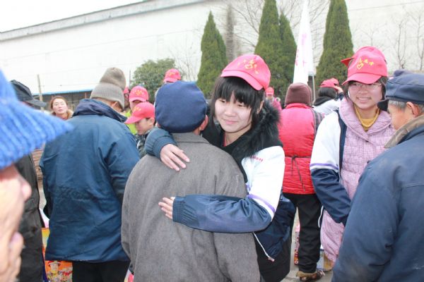 “學雷鋒，獻愛心”活動走進泰州市寺巷鎮敬老院