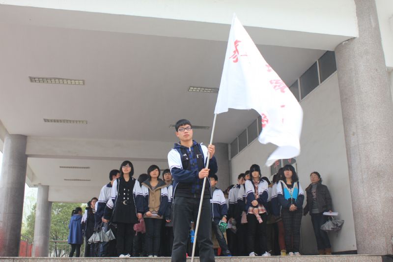 緬懷革命先烈，弘揚民族精神—3月30日泰州實驗中學清明節祭掃活動